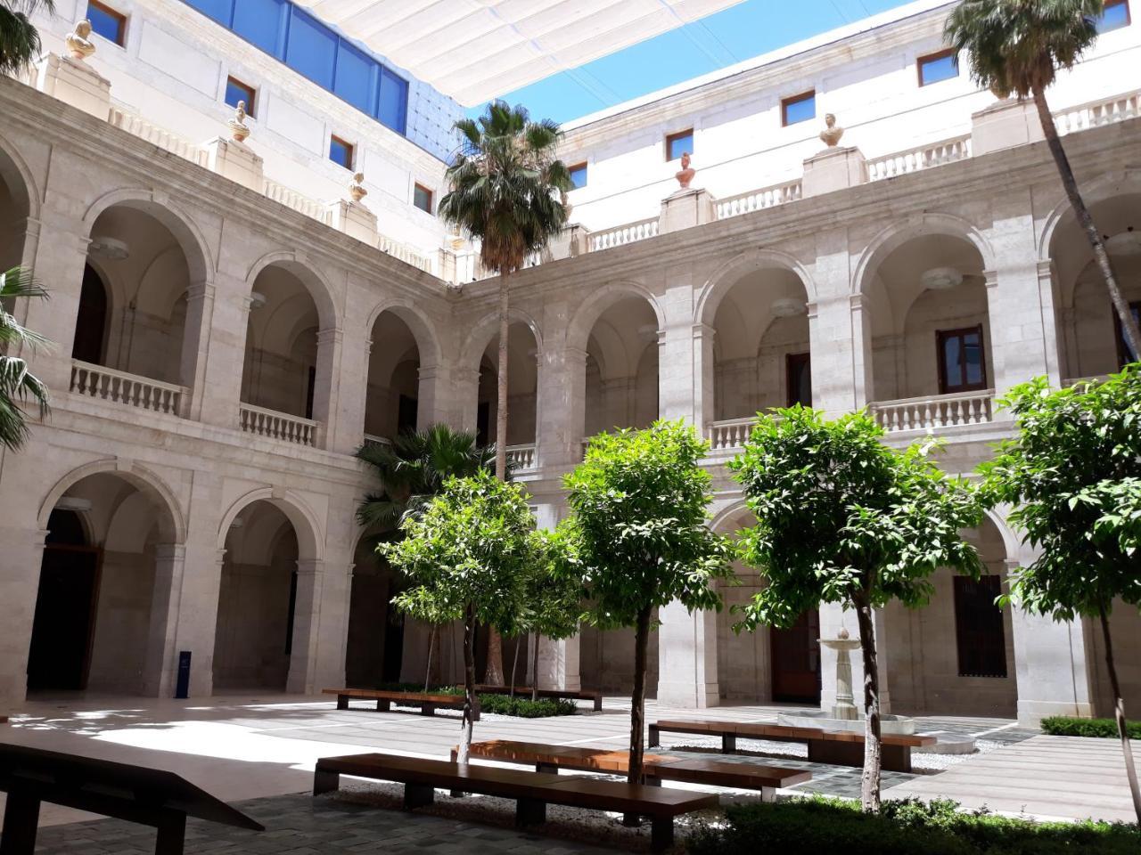 Stay Home & Away In The Heart Of Historical Town Of Malaga Exterior photo